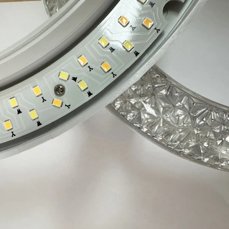 Потолочная люстра светодиодная на штанге с пультом с регулировкой цветовой температуры, яркости и с ночным режимом Reluce 67120-0.3-4+4C WH