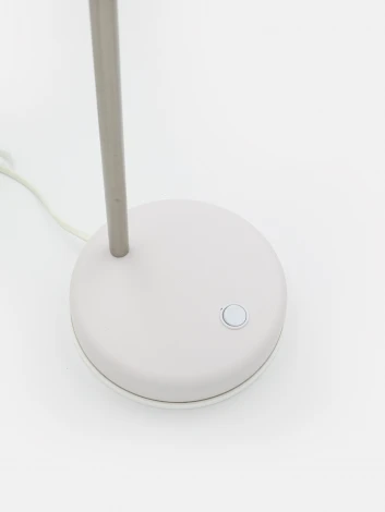 Настольная лампа на гибкой ножке для школьника Artstyle HT-703W (220V, выключатель)