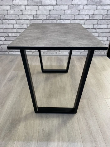 Стол от компании Мир стульев Саен 8, Черный/Бетон