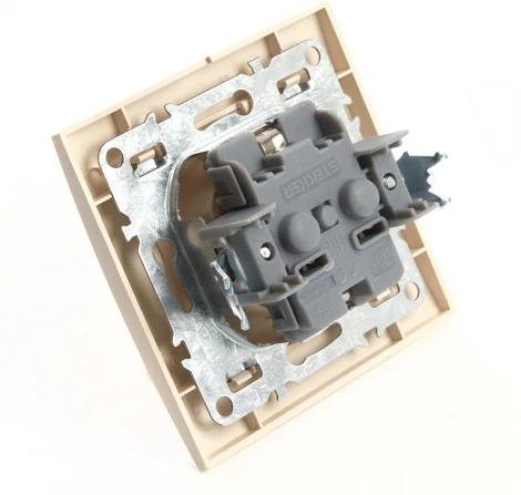 Розетка с заземлением и шторками (слоновая кость) Stekker Эрна 39236