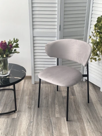 Стул M-City ЛЕОНАРДО H-09 Светло-серый, велюр / черный каркас