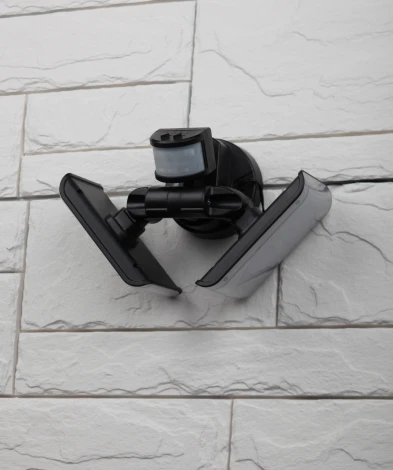 Прожектор уличный на солнечной батарее Эра ERAFS020-42 (LED, датчик освещенности)