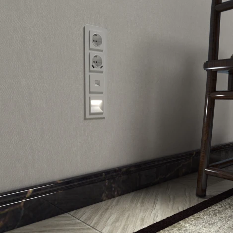 Рамка на 4 поста Favorit (белый матовый,стекло) Werkel W0041105 (a051288)