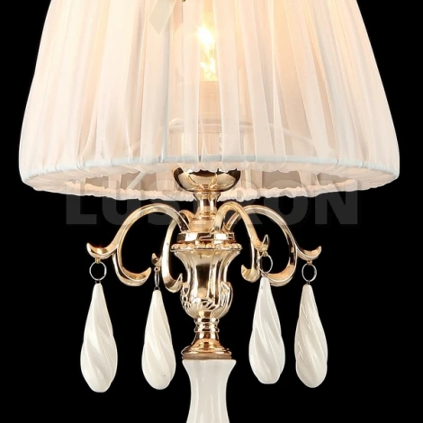 Интерьерная настольная лампа Maytoni Elegant 42 ARM324-11-G