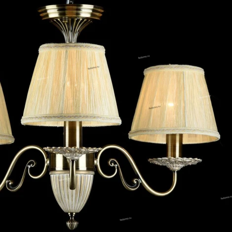 Подвесная люстра Maytoni Battista ARM011-03-R