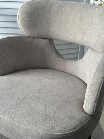 Стул M-City VALTER AR627-11B Молочный, ткань / Черный каркас