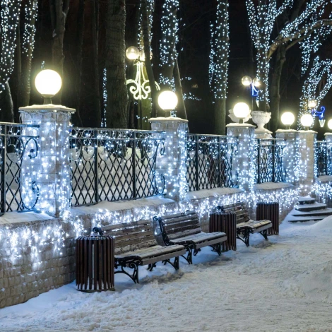 Светодиодная гирлянда ARD-EDGE-CLASSIC-2400x600-CLEAR-88LED-MILK-STD White (230V, 6W) (IP65)